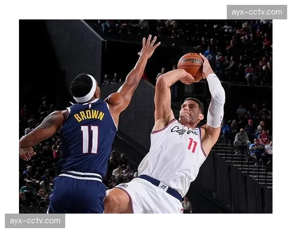 掘金击败快船，约基奇高位发牌带动球队侧翼进攻效率达赛季新高。